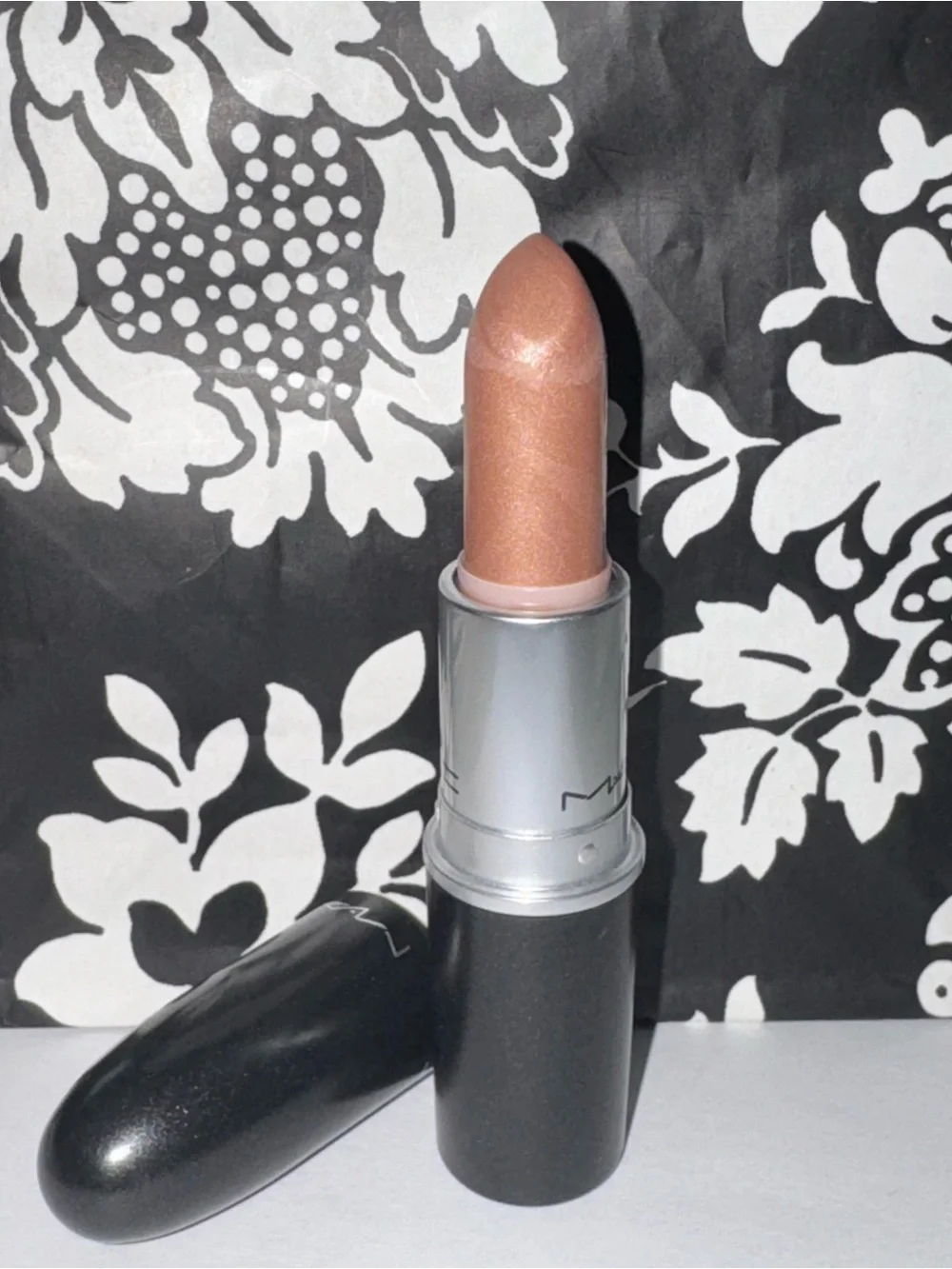 MAC To Catch A Sailor Lipstick